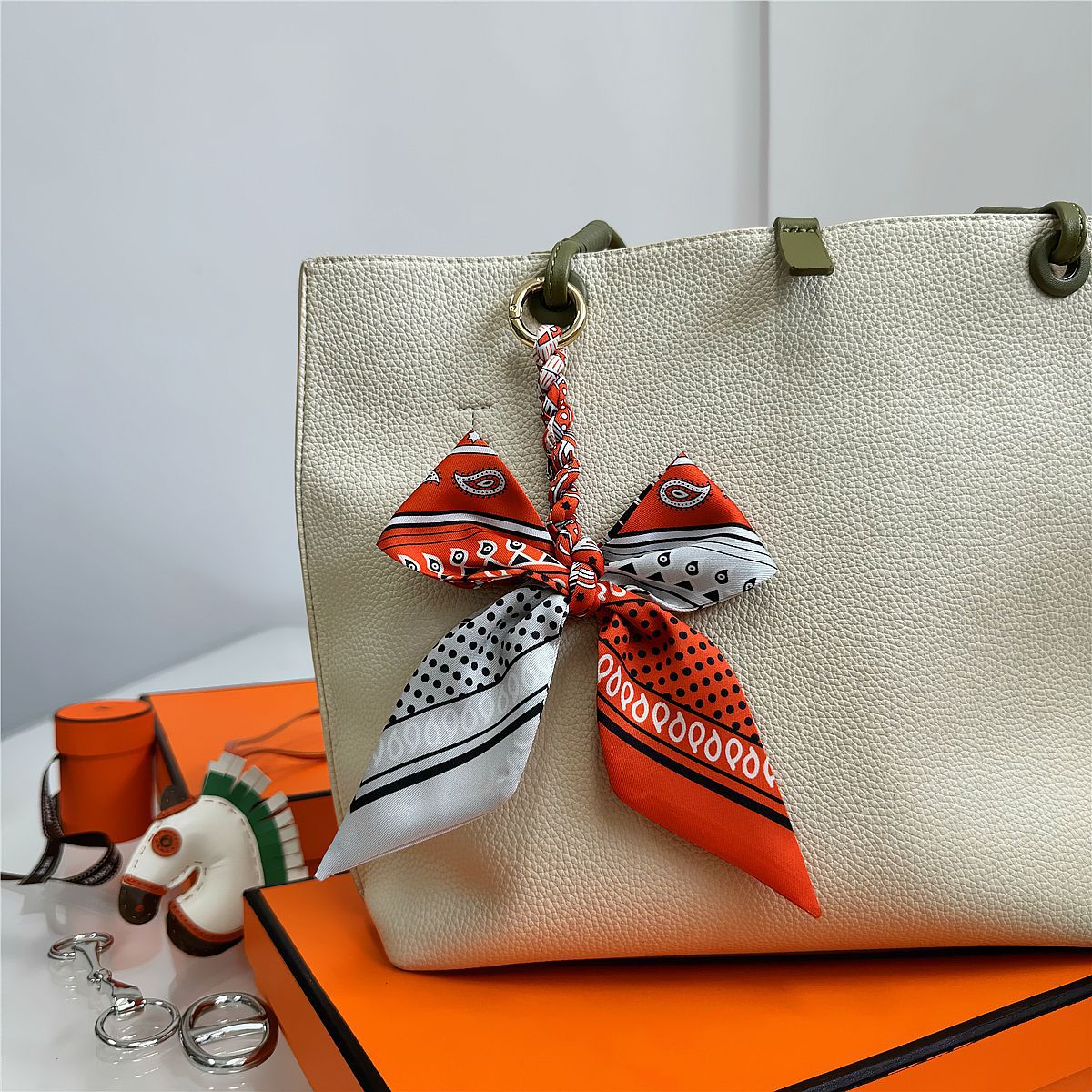 Elegant Silk Scarf Bow Bag Cha - Women'S Ysl Fashion 评论和价格