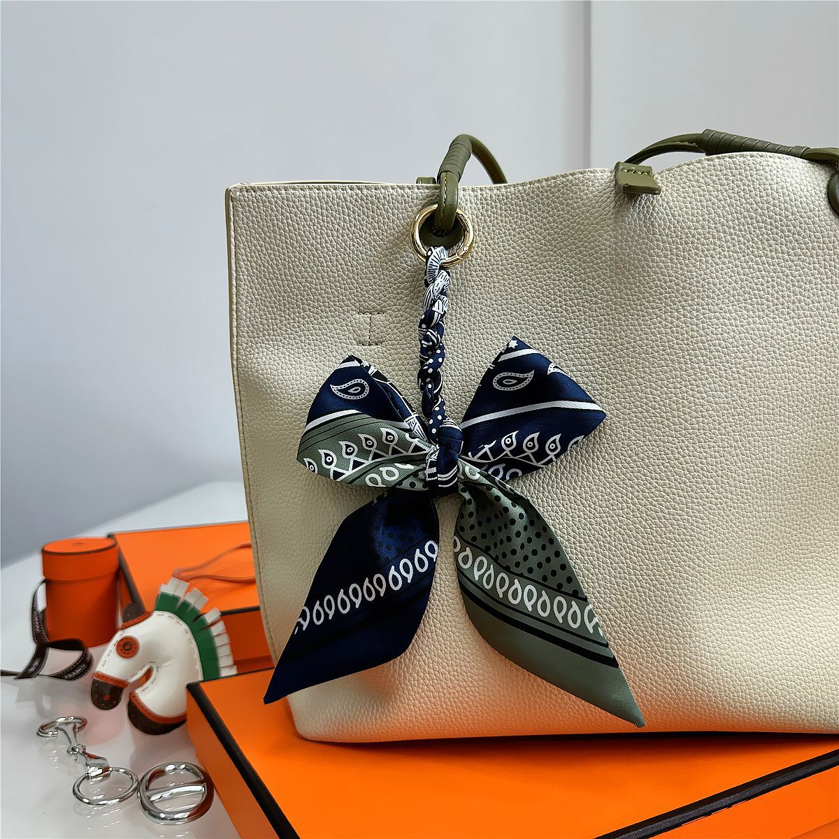 Elegant Silk Scarf Bow Bag Cha - Women'S Ysl Fashion 评论和价格